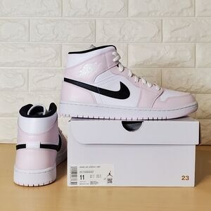 Nike Wmns Air Jordan 1 Mid Womens Sz 11 Barely Rose Pink Black White BQ6472-500